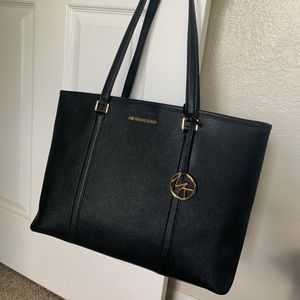 Michael Kors bag and brand new wallet color:black